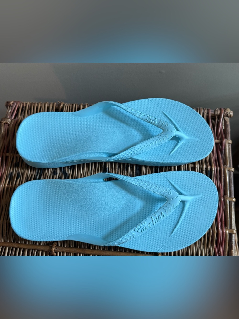 Archies Size 10 Blue Flip Flops - Picture 2 of 4
